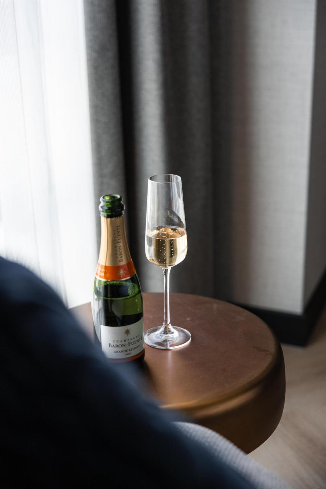 הופדורפ Hotel Twenty-Three Amsterdam Airport מראה חיצוני תמונה